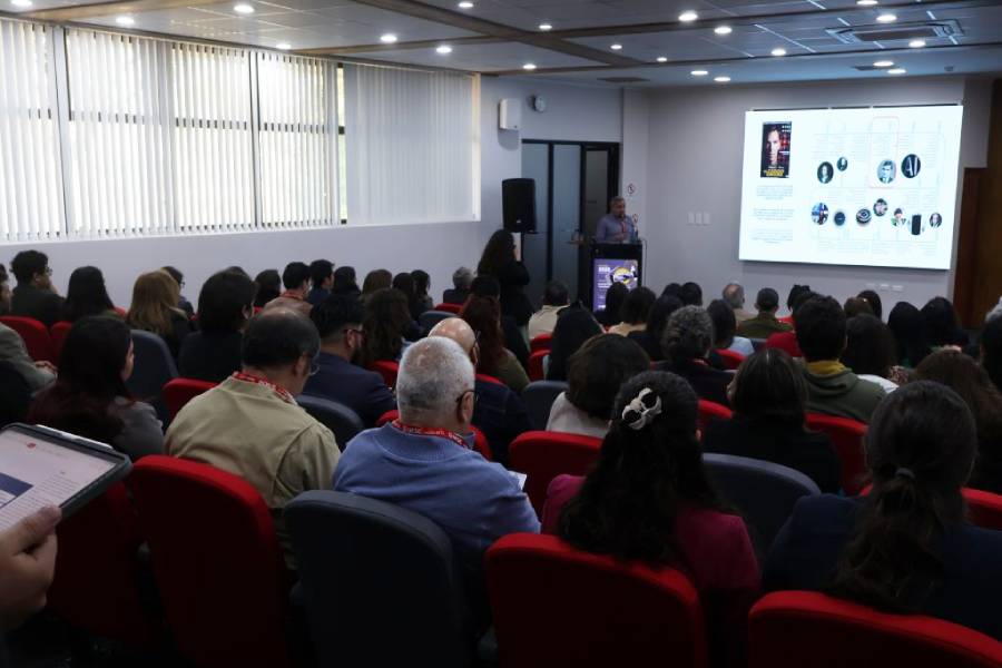 Bibliotecas UdeC coorganizó seminario sobre uso de la IA