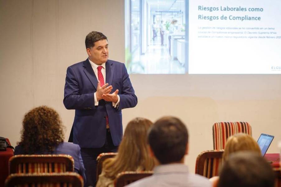 Desarrollan jornada informativa sobre nueva ley de permisología