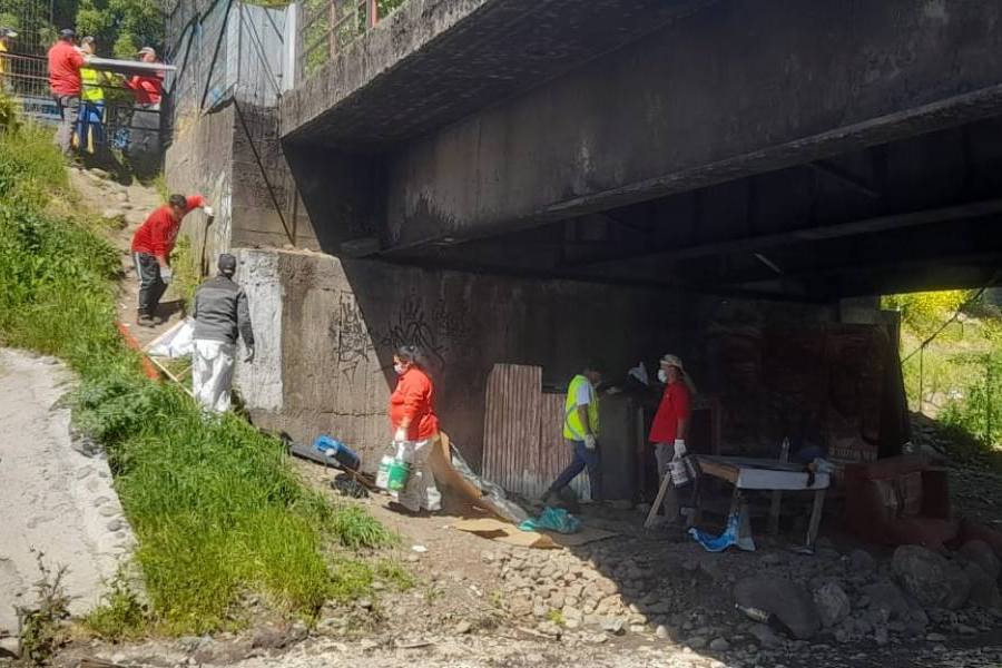 Retiran más de 6 toneladas de desechos bajo tres puentes de Chillán