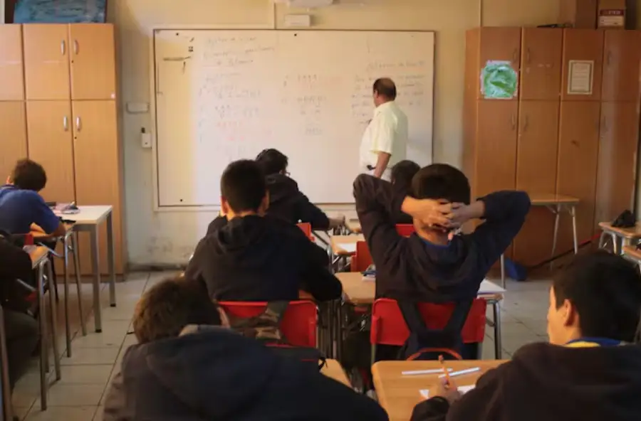 Cámara aprueba titularidad para profesores contratados a plazo fijo