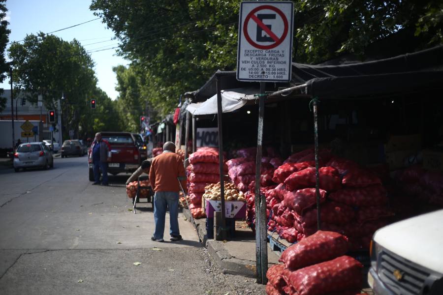 Evalúan medidas para recuperar el entorno del Mercado Municipal
