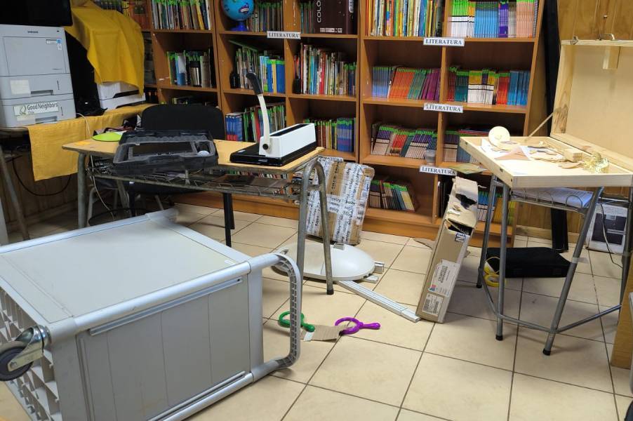 Robos en tres escuelas de El Carmen dejan pérdidas superiores a los $15 millones