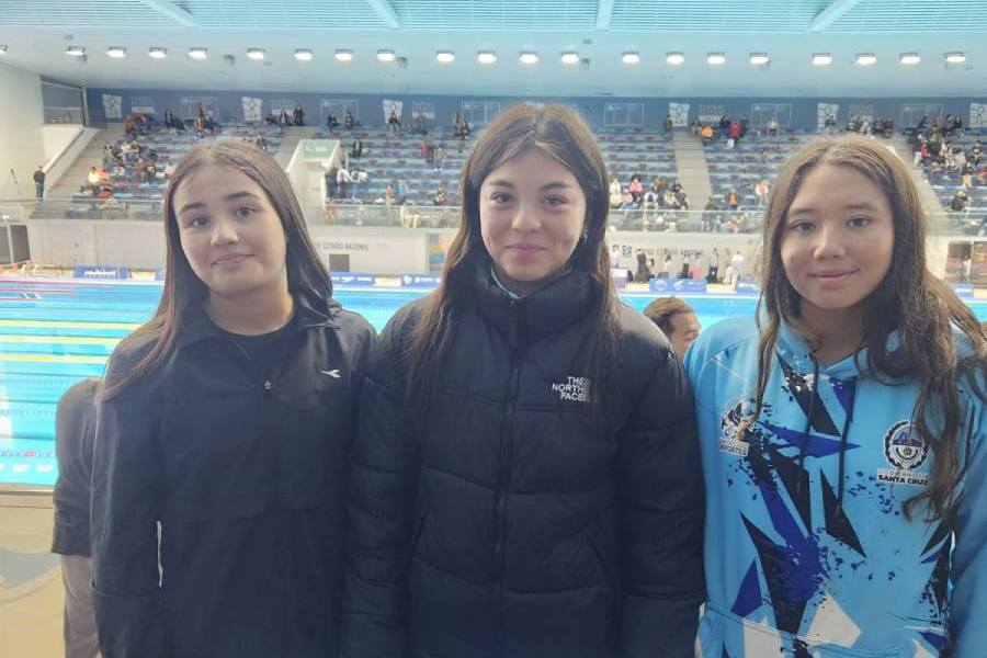 Nadadoras de la región destacan en Circuito Copa Chile en el Estadio Nacional