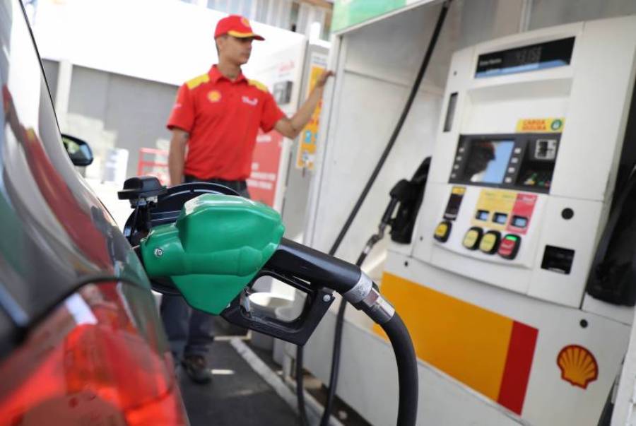 64% no confía en las razones del gobierno para justificar el alza de los combustibles