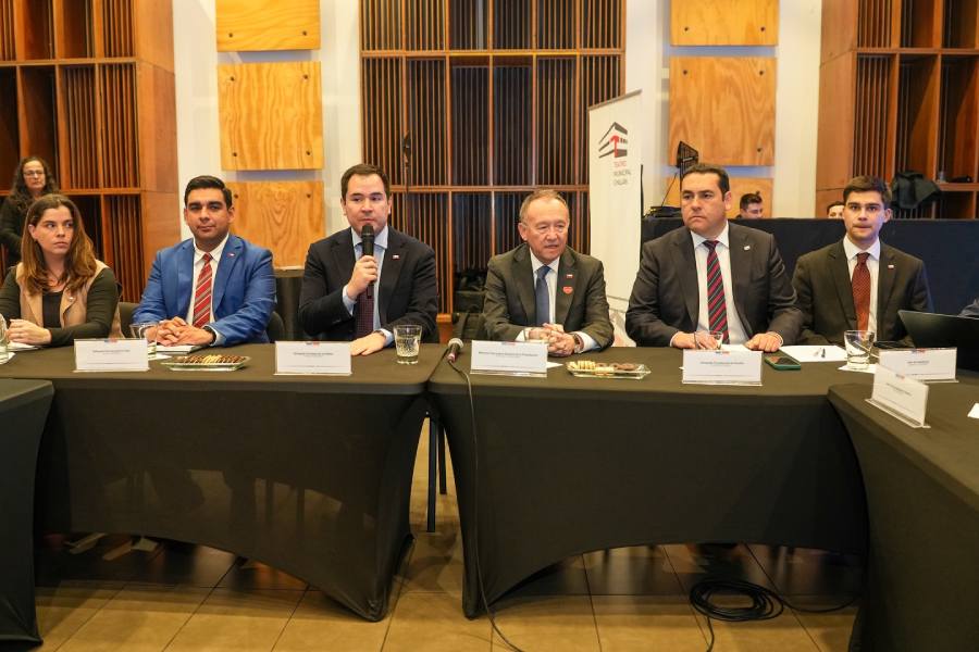 Visitas sin micrófono: el sigilo de ministros en Ñuble abre dudas sobre su estrategia