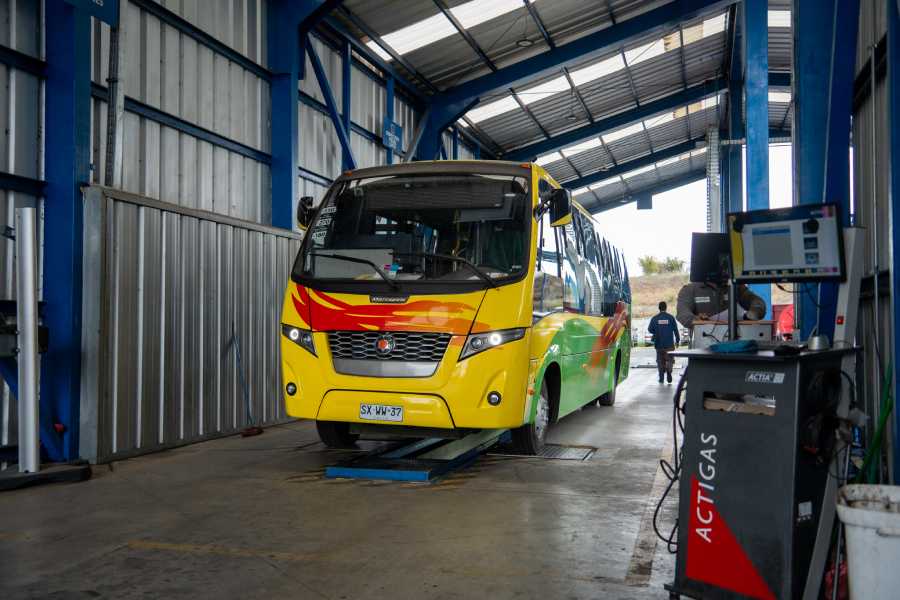 Primer taxibus con wi fi y aire acondicionado se sumará a las calles de Chillán