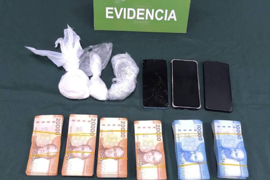 Detienen a dos personas por tráfico de drogas y cohecho tras intento de soborno a Carabineros