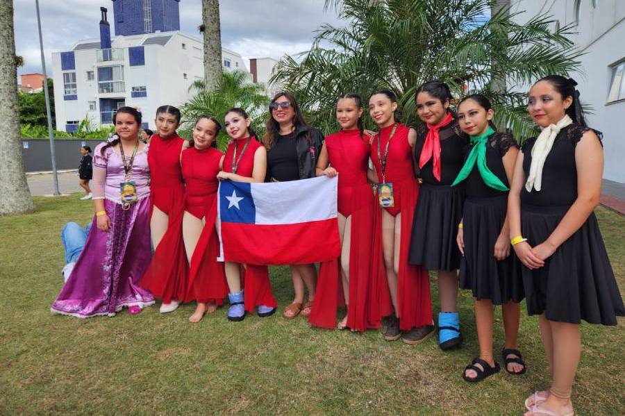 Escuela VivaDanza destaca en All Dance Sudamérica con 12 trofeos en Brasil