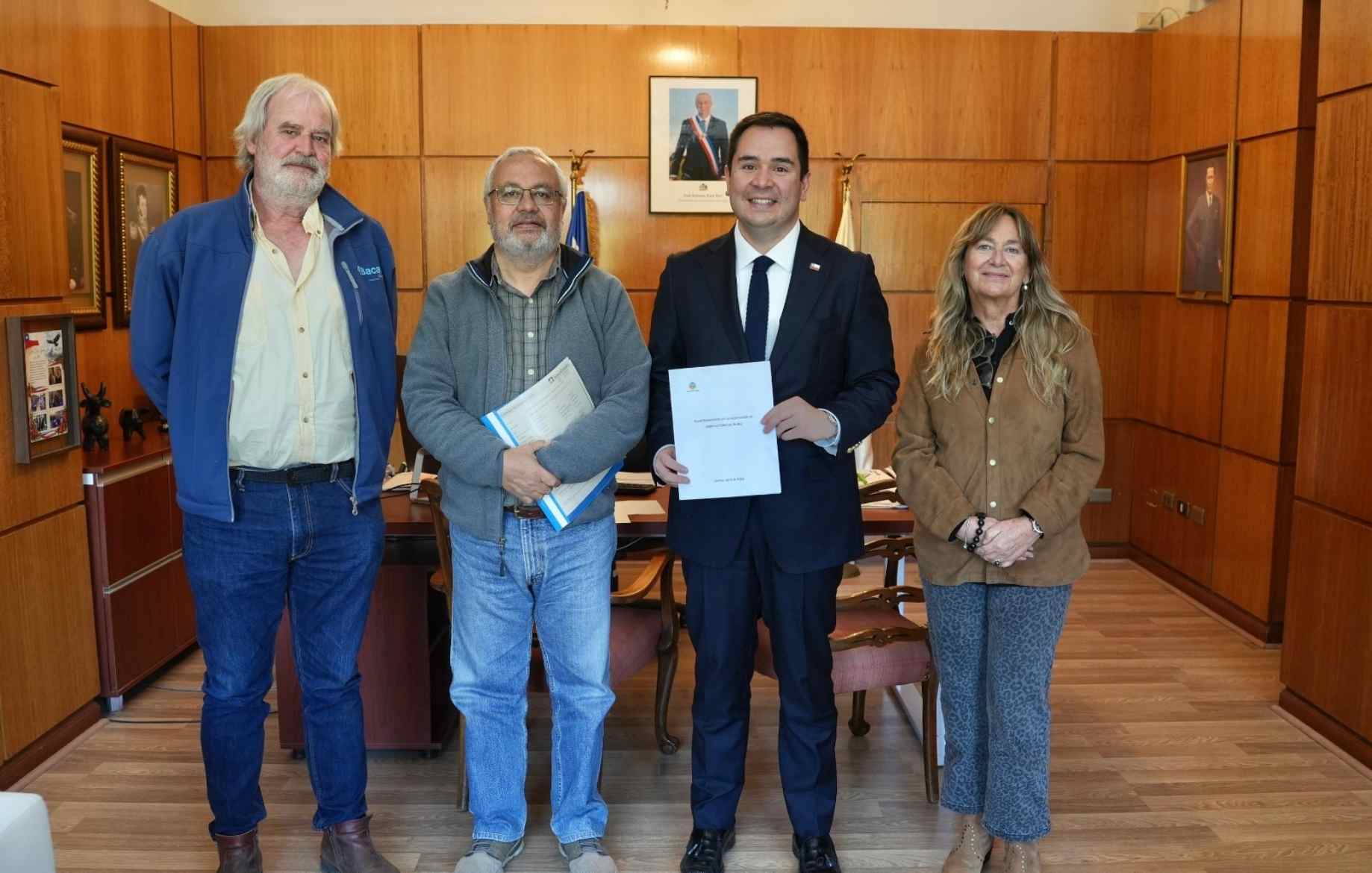 Agricultores de Ñuble plantean necesidades en agua, energía y seguridad en reunión con delegado presidencial