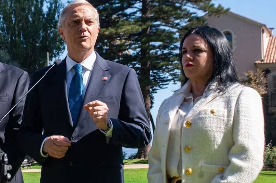 Kast respalda a Steinert tras remoción de jefa de inteligencia de la PDI