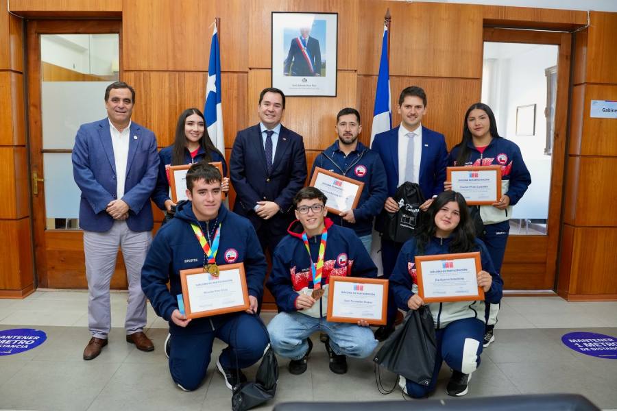 Reconocen a deportistas regionales tras participación en Suramericanos de la Juventud Panamá 2026