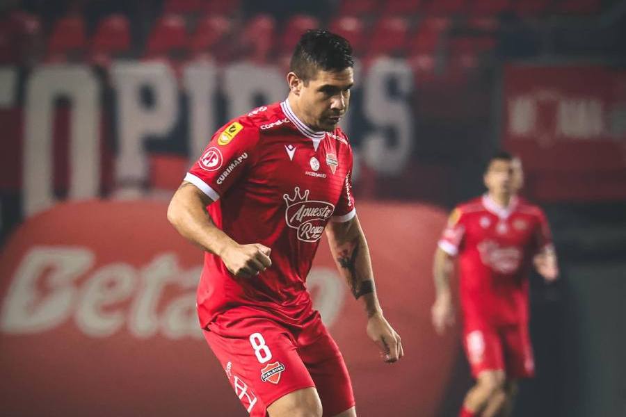 Ñublense derrotó 2-0 a Cobresal y mantiene primer lugar del grupo