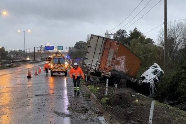 Corte y desvíos de tránsito en Ruta 5 Sur por fatal accidente en Bulnes