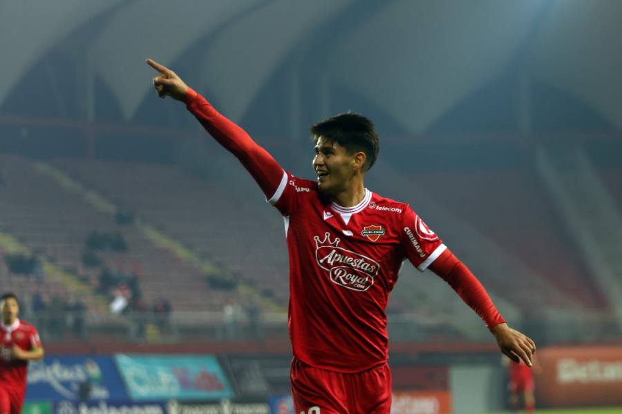 Ñublense buscará abrochar ante la UC su clasificación a semifinales