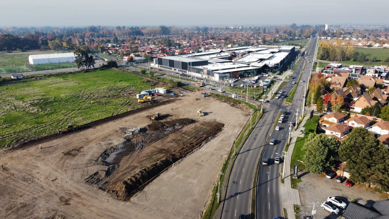 Trabajos se desarrollan frente al Outlet Vivo