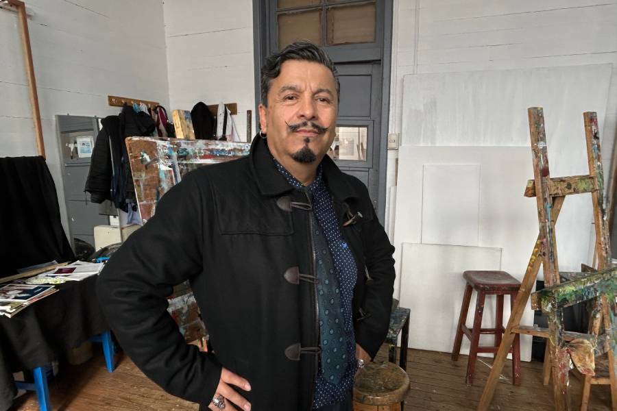Luciano Venegas exhibe obras en la Escuela Artísti
