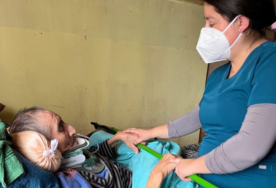 Entregan atención domiciliaria a 3.041 personas con dependencia severa en Ñuble